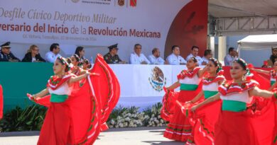 Encabeza Américo desfile por 114 Aniversario del Inicio de la Revolución Mexicana