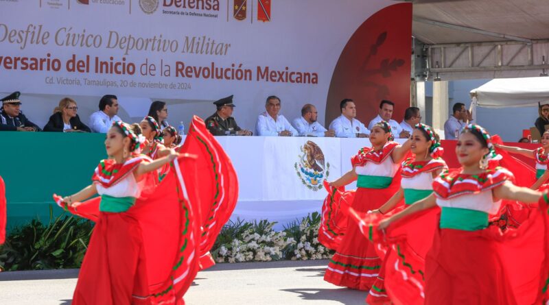 Encabeza Américo desfile por 114 Aniversario del Inicio de la Revolución Mexicana