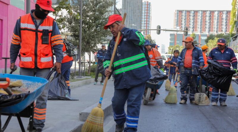 Retiran 2 toneladas de basura tras desfile revolucionario