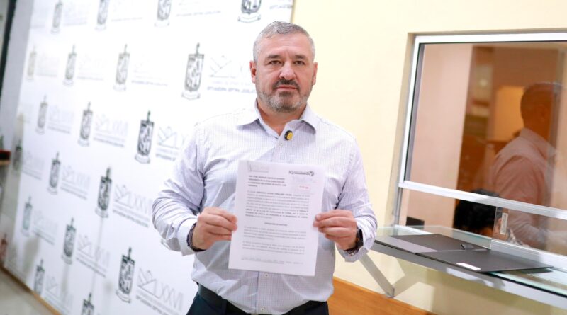 Aboga Javier Caballero para que elementos de auxilio accedan a créditos