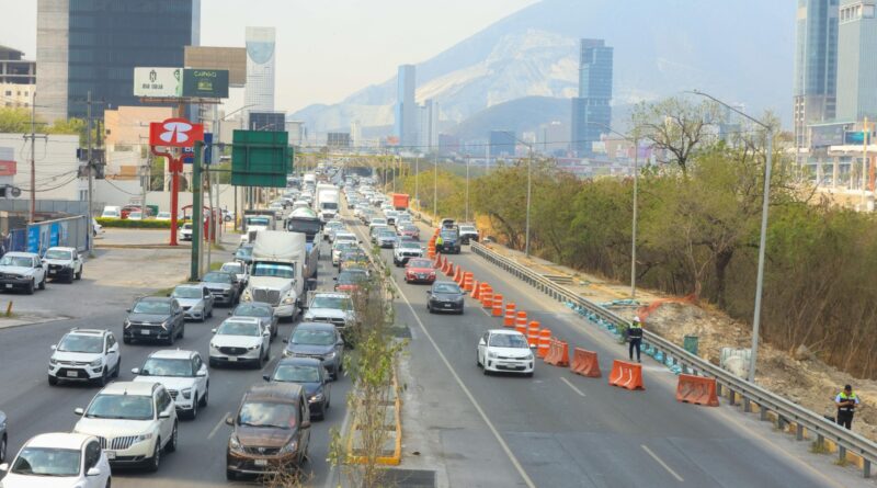 Mantendrán cerrado un tramo del carril exprés de Morones Prieto