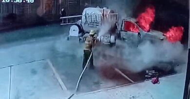 Arriesga brigadista de PC de Escobedo su vida y sofoca incendio en pipa de gas