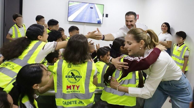 Recorren alumnos Academia de Policía de Monterrey con programa “Cadete Jr”
