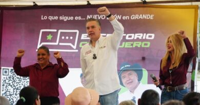 Refuerza Waldo presencia en Santa Catarina con “Escritorio Callejero”