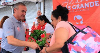 Obsequia Guadalupe detalle floral a madres