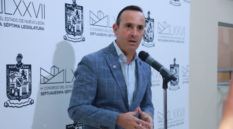 Busca Carlos de la Fuente prevenir accidentes con señalización inteligente