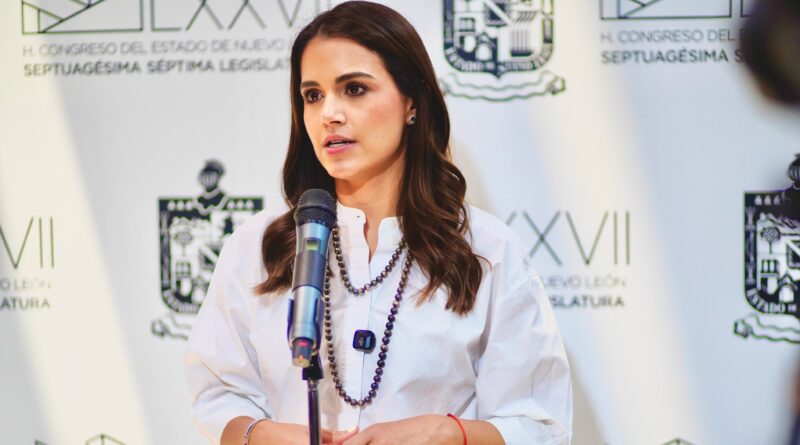 Advierte Lorena de la Garza riesgo para autonomía del IEEPCNL