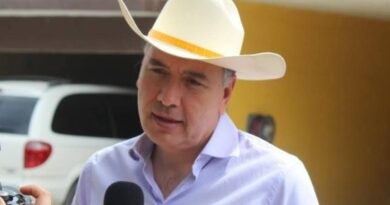 COCTEL POLÍTICO