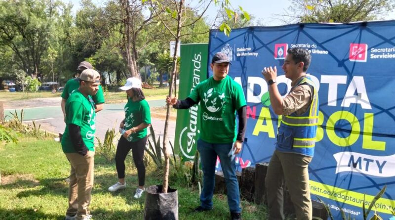 Realiza Monterrey jornada de forestación en Parque España