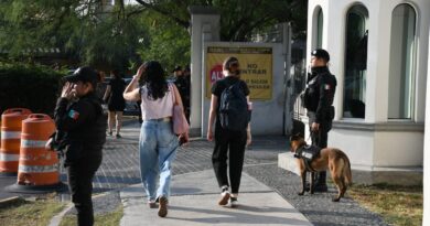 Policía de Monterrey refuerza vigilancia en Área Médica de la UANL