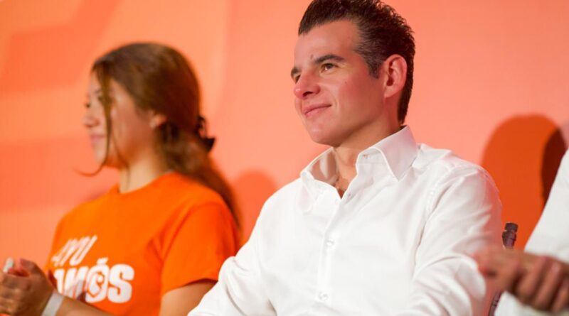 NL reconoce y apoya a las mujeres: Mike Flores