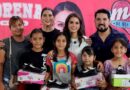 Cumple Lorena de la Garza con padres; entrega zapatos escolares