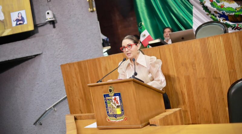 Plantea Armida Serrato iluminar Congreso de dorado por cáncer infantil