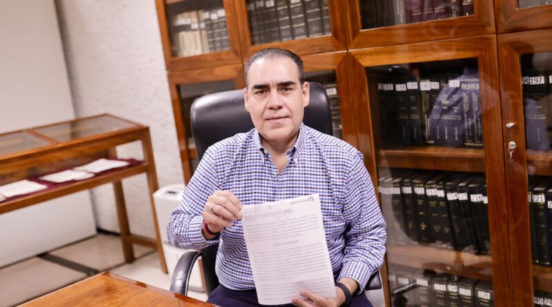 Conmina Heriberto Treviño a atender demandas laborales y de abasto en IMSS