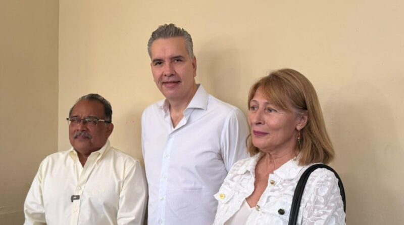 Piden Tatiana, Mijes y Waldo reconsiderar candidatura de Clara Luz 
