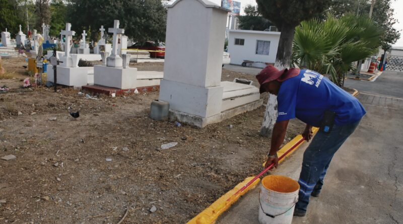 Refuerza Monterrey limpieza y mantenimiento en panteones