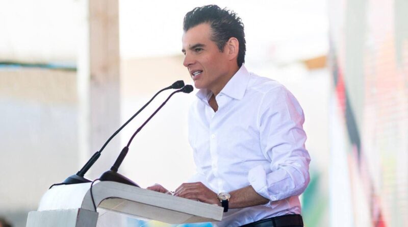 Promueve Mike Flores prevención del cáncer de mama