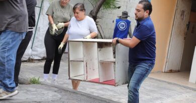 Encabeza Miguel Lechuga limpieza y deshierbe en escuela de SC